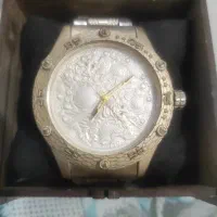 ساعتی که تو دست هیچ کس نمیبیند