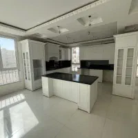 آپارتمان ۱۶۵ متری _ دونبش _ نوساز _حاشیه ۲۰ متری