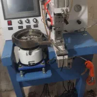 یک دستگاه پانچ مروارید