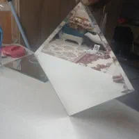 اینه تزیینی بر روی دیوار|آینه|صدرا-فارس, فاز ۱|دیوار