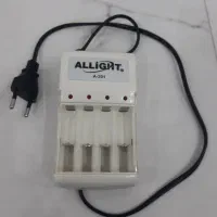 شارژر باطری قلمی و نیم قلمی در حد نو و کم کار