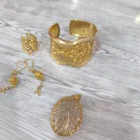 یک عدد تک دست در حد نو 32گرم فوری تا فردا ظهر