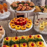 فینگرفود ، سینی مزه ، دلمه ، دسر