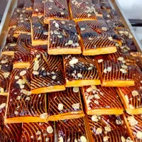 پخش عمده کیک و شیرینی بیرون بر قنادیها|خوردنی و آشامیدنی|رشت, رشتیان|دیوار