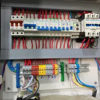 تاسیسات و تعمیرات برق