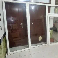 پنجره یو پی وی سی با شیشه