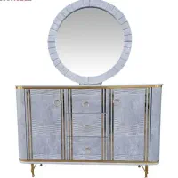 میز جلوی مبلی و کنسول آینه دار ست، نو و بسیار تمیز