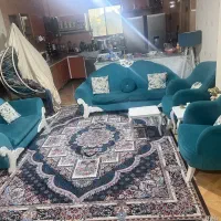 مبل هفت نفره با چهار عدد جلو مبلی سفید فقط ده تومن|مبلمان خانگی و میز عسلی|بهنمیر, |دیوار