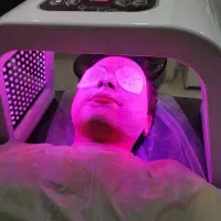 پاکسازی فیشیال صورت باتخفیف بی‌نظیر