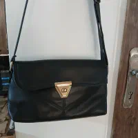 چند تا کیف دوشی و دستی زنانه و دخترانه، در حد نو.|کیف، کفش، کمربند|دماوند, گیلاوند|دیوار