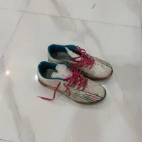 کفش فوتبال مناسب برای چمن مصنوعی سایز ۴۰ در حد نو