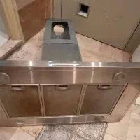 یک دستگاه هود جزیره ای بیمکث