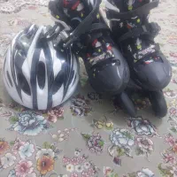 اسکیت کفشی در حد نو همراه با کلاه ایمنی|دوچرخه، اسکیت، اسکوتر|هشتگرد, فاز ۱ مهستان|دیوار