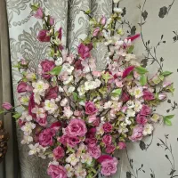 گل رو میزی وگل های شاخه ای زیبا