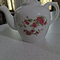 قوری گل سرخی