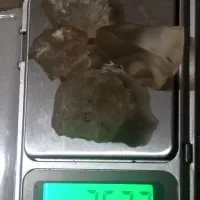 مقداری الماس سختی ده با کارشناسی به فروش میرسد