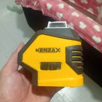 یک عدد تراز لیزری برند کنزاکس|ابزارآلات|یزد, |دیوار