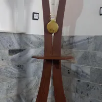 یک عدد ساعت ایستاده
