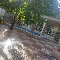 ویلای دوخوابه با استخر روباز در باغبهادران|اجارهٔ کوتاهمدت ویلا و باغ|اصفهان, بوستان آینه خانه|دیوار