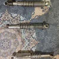 یک جفت کمک عقب چهار گوش