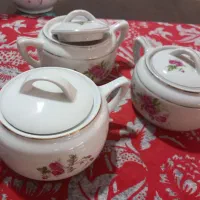 یک سری ظروف قدیمی