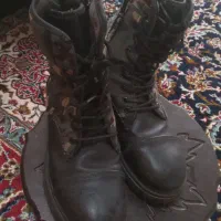 پوتین و کفش کاملن سالم|کیف، کفش، کمربند|آستانه اشرفیه, |دیوار