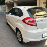 ام وی ام ۳۱۵ هاچ بک بی رنگ