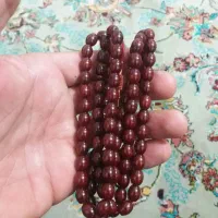 تسبیح کهربای کهنه