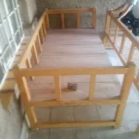 تخت چوبی سنتی ۴نفره همراه با چهارپایه