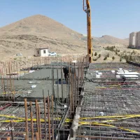 نیازمند آرماتوربند، قالب بند و سیم بند