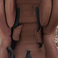 صندلی ماشین کودک سالم و تمیز