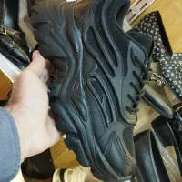 کفش اسپرت لژدار