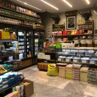 همکار‌خانم‌وآقاجهت‌کار‌در‌لبنیاتی