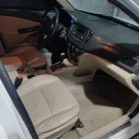 یک دستگاه خودروام وی ام ۵۵۰اتومات مدل ۹۵ فنی سالم