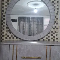 کنسول و آیینه درحد نو سالم