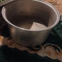 یک قابلمه تشت سینی ماهی تابه