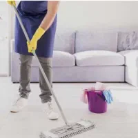 خانم کارگر منزل با جای خواب