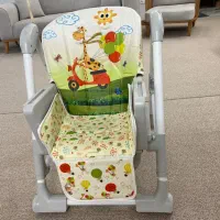 صندلی غذا کاملا نو و سالم|تخت و صندلی بچه|ابریشم, |دیوار