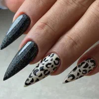 خدمات و آموزش پدیکور و کاشت ناخن