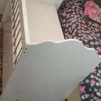 تخت نوزاد وکودک کنار تخت مادر