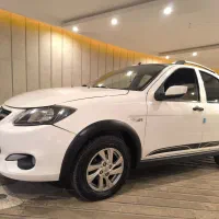 کوییک R سفید مشکی با رینگ آلومینیومی|خودرو سواری و وانت|شیراز, فرهنگ شهر|دیوار