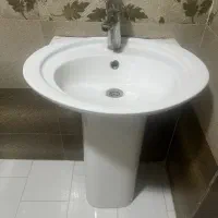 روشویی و شیر