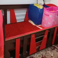 تختدنوزادی|تخت و صندلی بچه|شیراز, محراب|دیوار