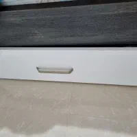 تخت دونفره ۱/۶۰ همراه تشک و پاتختی و ایینه|تخت و سرویس خواب|گرگان, |دیوار