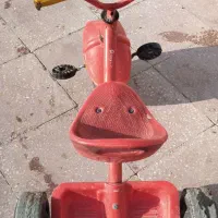 ماشین و سه چرخه