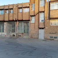 فروشی، منزل 3 طبقه و 4مغازه|فروش خانه و ویلا|اصفهان, سنجوانمره|دیوار