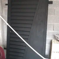 درب حیاط نفر رو و سبد بالابر ساختمانی و تخته بنایی