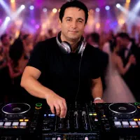 ۸میلیون‌ دیجیdj آقا،خانم باتجهیزاتِ‌صوتی،ورقص‌نور