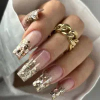 آموزش و خدمات کاشت ناخن (فقط 2900)