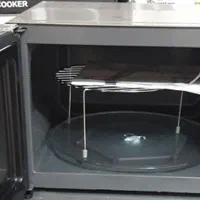 ماکروویو ال جی ۴۲ لیتر LG اصلی کره ای ۸۲۶۵|اجاق گاز و لوازم برقی پخت‌وپز|اصفهان, پرتمان|دیوار